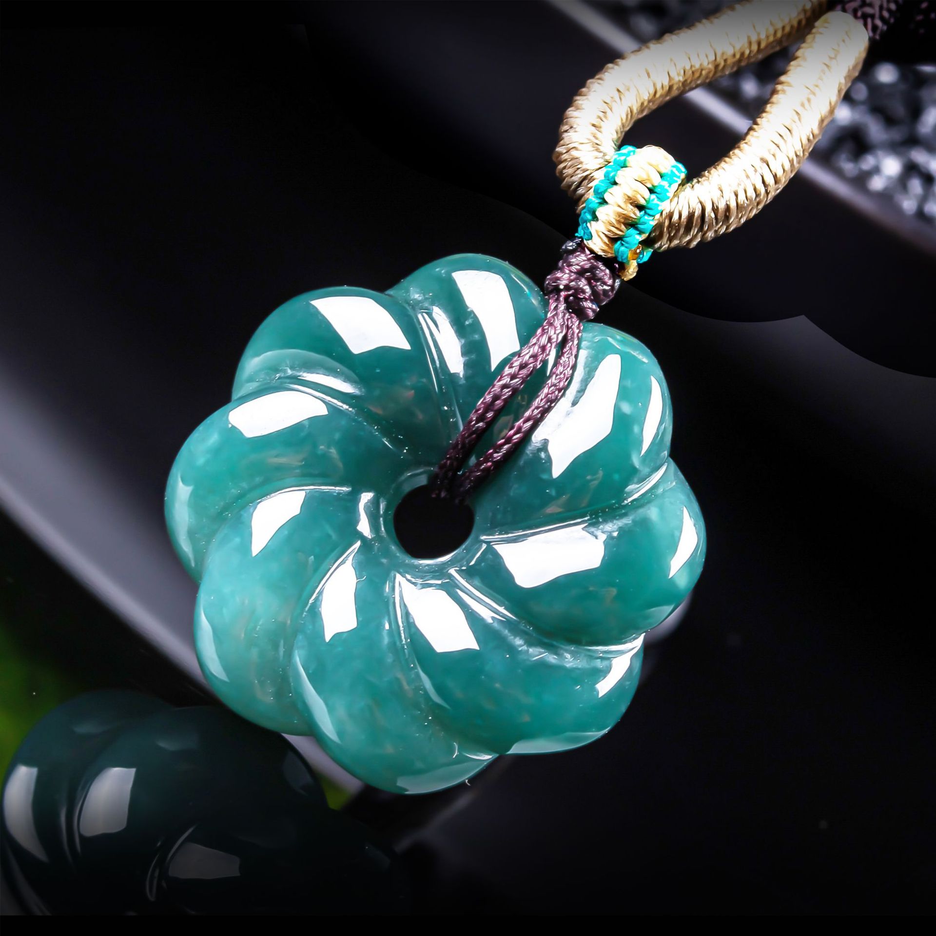 Supply Florist - Natural Burmese Jadeite Flower Pendant Necklace