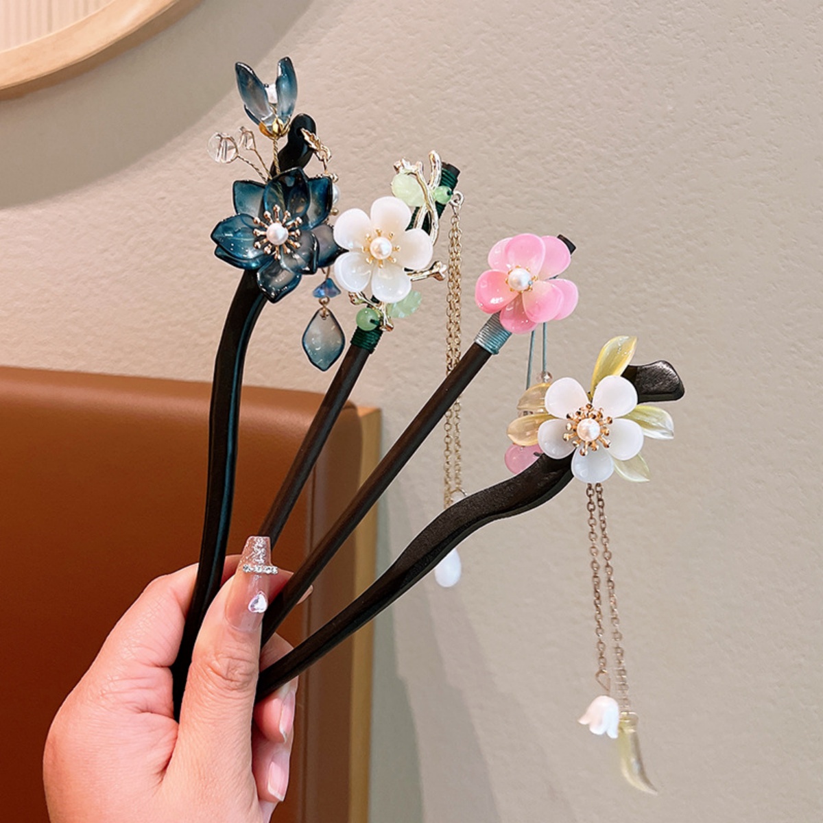 Exquisite Flower Tassel Wooden - огляд і ціна Supply Florist